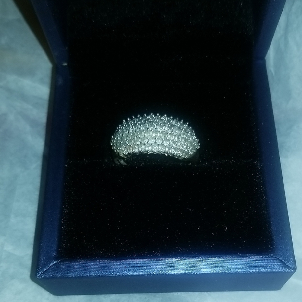 10 Kt Solid White Gold Pavé Dome Ring with Sparkling Genuine 1 ctw Diamonds.🌞